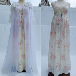 Vintage Floral Lace Peignoir Set. Vintage Honeymoon gift